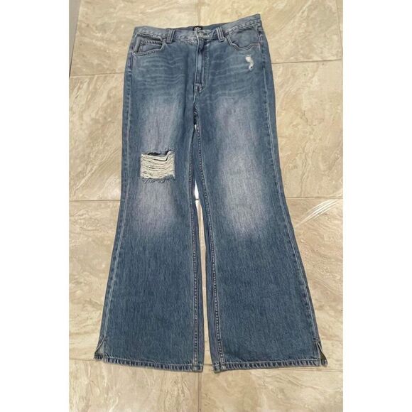 Urban Outfitters x  BDG Denim - New Urban Outfitters BDG Ripped Flare Jeans Size 32
